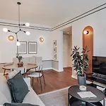 Rosales - 1 Bedroom And Balcony In Santo Antonio *