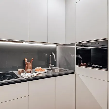 Rosales - 1 Bedroom And Balcony In Santo Antonio Appartamento Lisbona